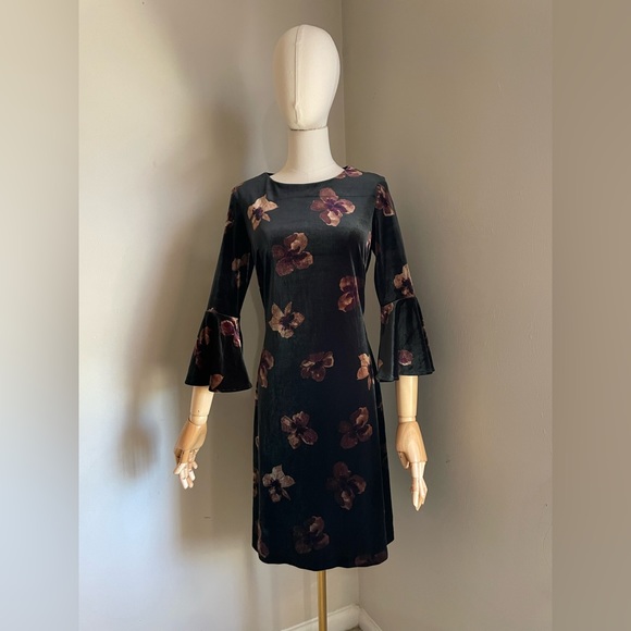 Tommy Hilfiger Dresses & Skirts - Tommy Hilfiger ♥️👗